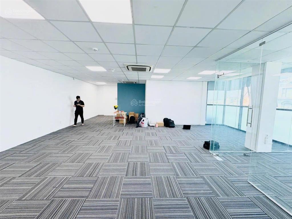 Cho thuê mb văn phòng 120m2 quận tân bình giá siêu tốt