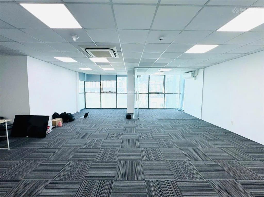 Cho thuê mb văn phòng 120m2 quận tân bình giá siêu tốt
