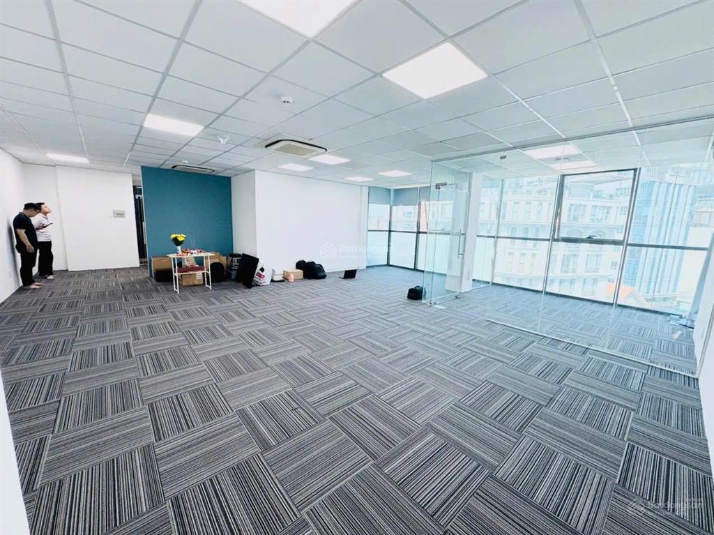 Cho thuê mb văn phòng 120m2 quận tân bình giá siêu tốt