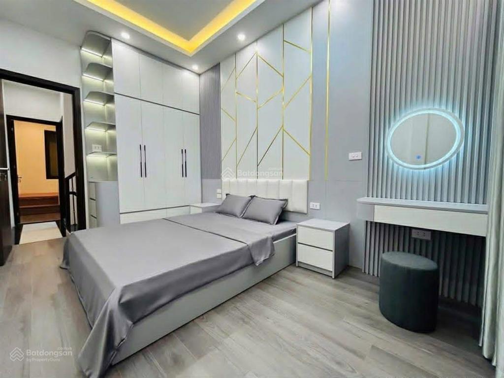 Bán nhà phố hoa bằng  ngõ thông tứ tung  vừa ở vừa kinh doanh  sổ đẹp