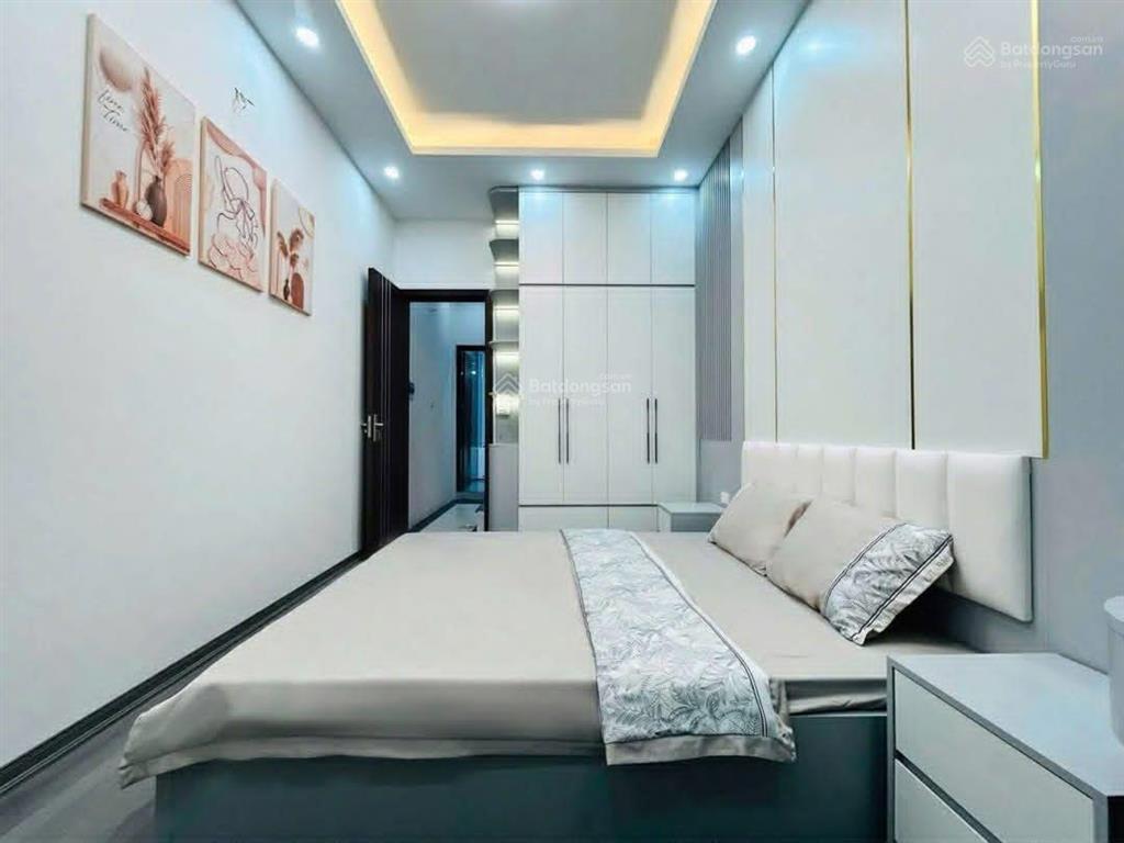 Bán nhà phố hoa bằng  ngõ thông tứ tung  vừa ở vừa kinh doanh  sổ đẹp