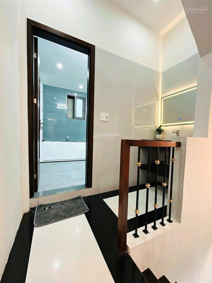 Bán nhà phố hoa bằng  ngõ thông tứ tung  vừa ở vừa kinh doanh  sổ đẹp