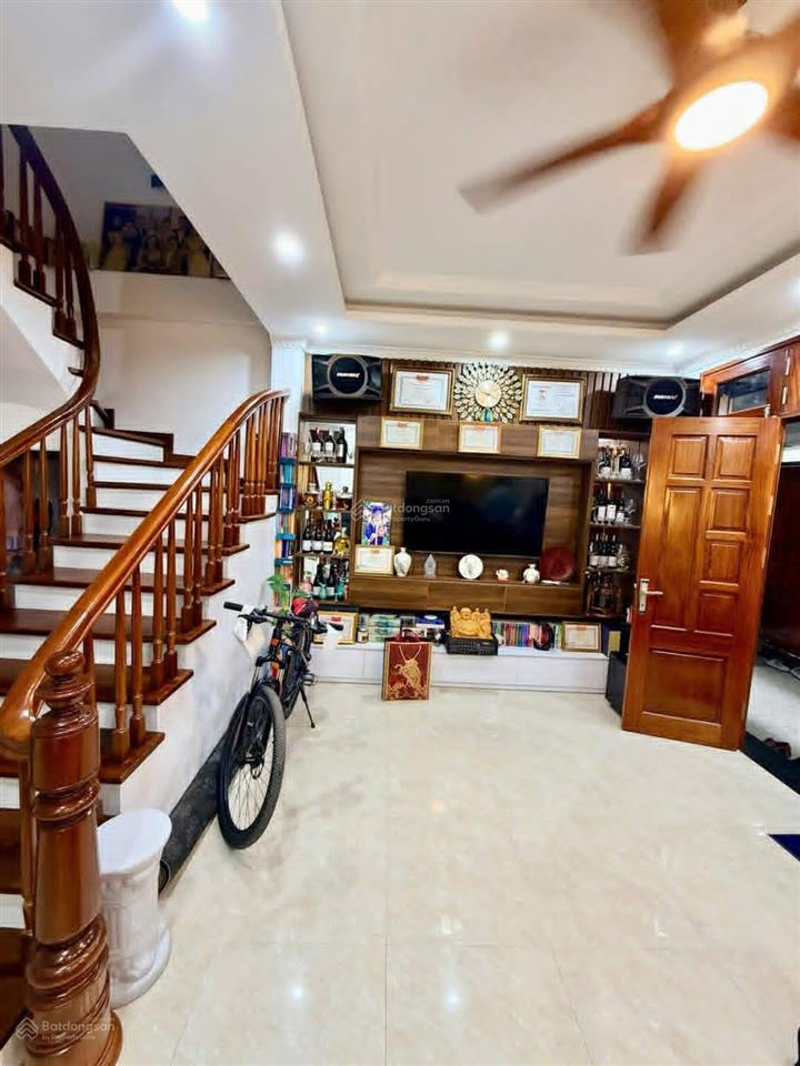 Trung tâm ba đình  phan kế bính 5 tầng hiện đại, mặt tiền rộng đón tài lộc, nhỉnh 10 tỷ