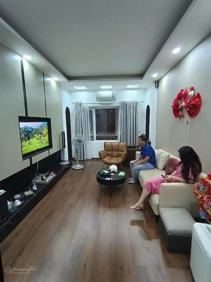 Bán nhà văn cao khách chỉ xách vali về ở