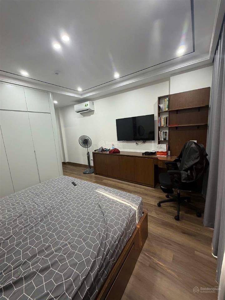 Bán nhà phố siêu phẩm 7 tầng ngô gia tự  việt hưng ngõ ô tô, 2 mặt thoáng