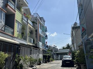 Hiếm! nhà mới 3 tầng  ngang 5,5m hxh trung tâm q9  4x tỷ