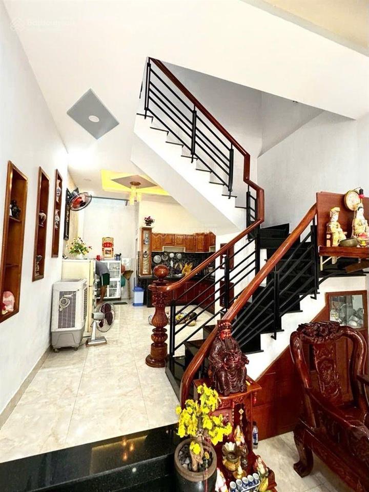 Chỉ 3,9 tỷ nhà 3 tầng  56m2 hxh nguyễn duy trinh, quận 9