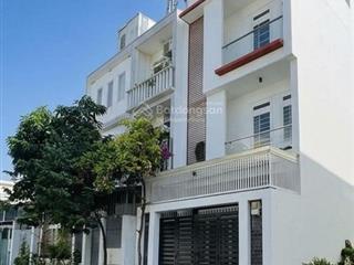 Nhà 3 tầng  82m  5pn 5wc  hxh đình phong phú sau vincom q9  chỉ nhẹ 6 tỷ