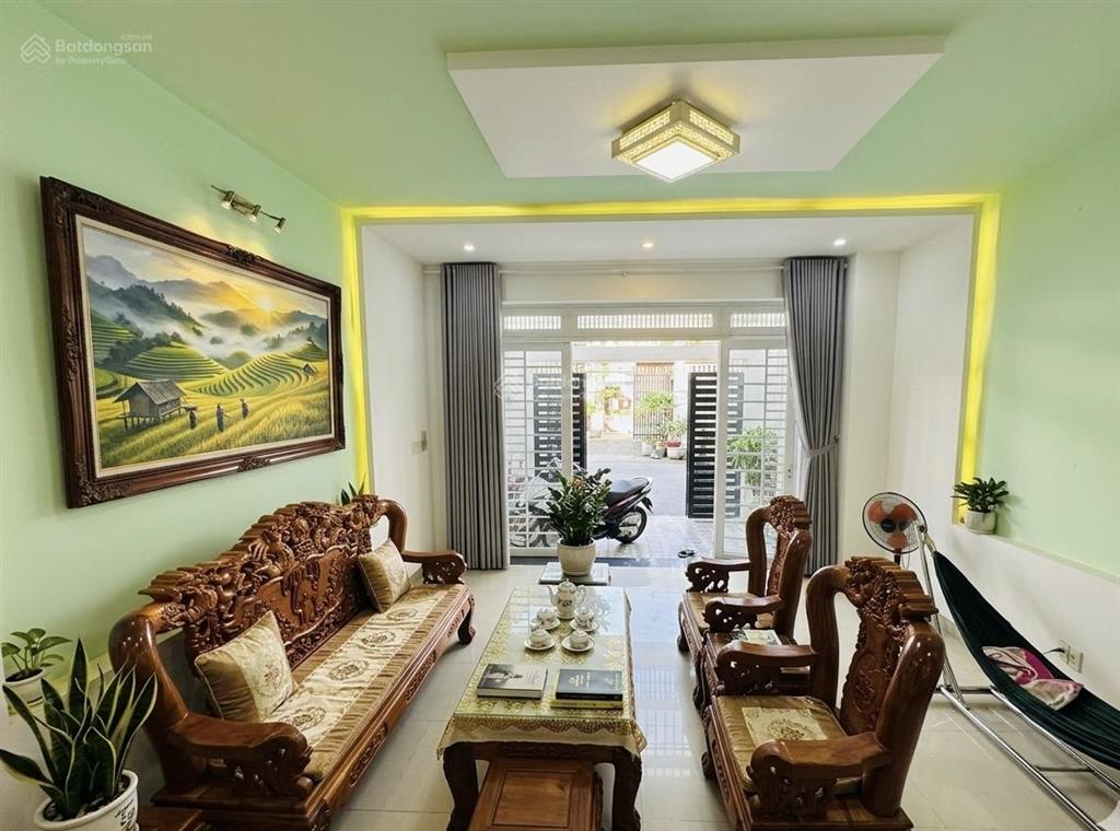 Nhà 3 tầng  82m  5pn 5wc  hxh đình phong phú sau vincom q9  chỉ 6,1 tỷ