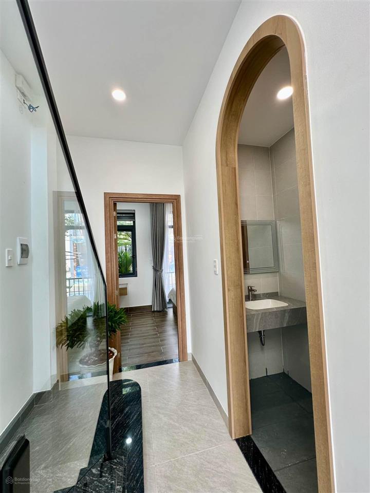 Khu cực kỳ đáng sống lò lu quận 9, đường đẹp có vỉa hè  nhà mới xây 3 tầng  chỉ 6,3 tỷ