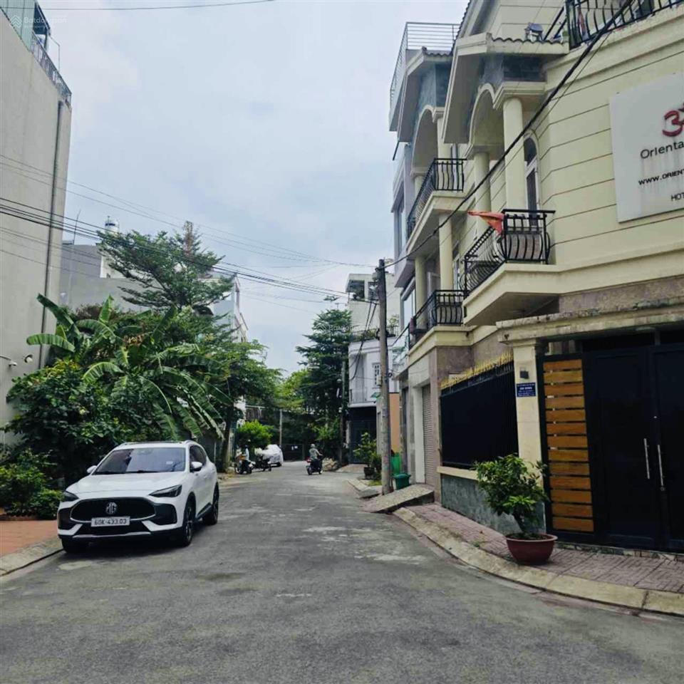 Khu cực kỳ đáng sống lò lu quận 9, đường đẹp có vỉa hè  nhà mới xây 3 tầng  chỉ 6,3 tỷ