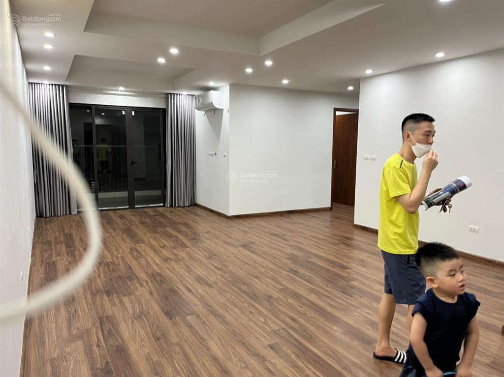 [giá tốt nhất] tôi cho thuê căn góc 3 ngủ, dt 105m, tầng trung, thoáng giá chỉ 15,5tr tại việt đức