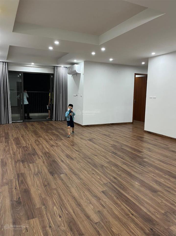 [giá tốt nhất] tôi cho thuê căn góc 3 ngủ, dt 105m, tầng trung, thoáng giá chỉ 15,5tr tại việt đức