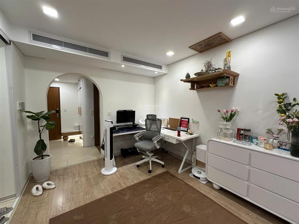[giá tốt] tôi cho thuê căn 2 ngủ 2 vs, dt 80m2, nhà thoáng mát, ở luôn giá 10,5tr/th tại goldsilk
