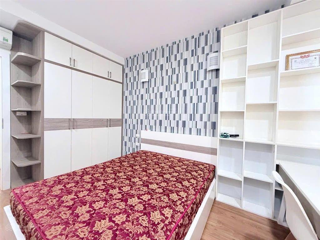 Giá tốt tôi cho thuê căn 3 ngủ, 2 vs, dt 91m, đủ đồ, nhà thoáng giá 13.5tr/th tại anland 1