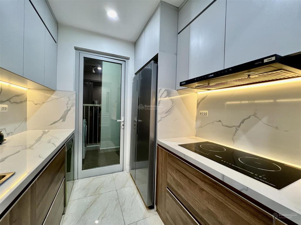 Giá tốt tôi cho thuê căn 3 ngủ, dt 110m2, nhà thoáng mát, có slot xe giá 15,5tr/th tại ecolife
