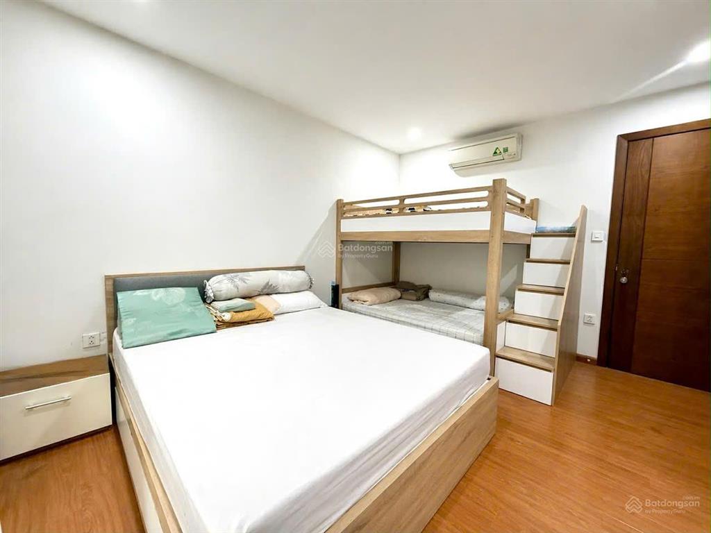 [giá tốt nhất]tôi cho thuê căn 2 ngủ 2 vs, dt 100m cực rộng, nhà thoáng giá 14,5tr/th tại star city