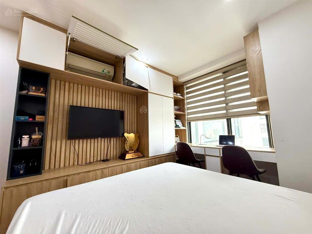 [giá tốt nhất]tôi cho thuê căn 2 ngủ 2 vs, dt 100m cực rộng, nhà thoáng giá 14,5tr/th tại star city