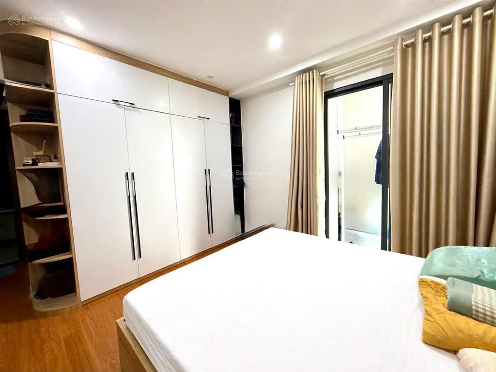 [giá tốt nhất]tôi cho thuê căn 2 ngủ 2 vs, dt 100m cực rộng, nhà thoáng giá 14,5tr/th tại star city