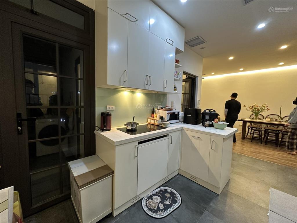 Giá thật  giá tốt tôi bán căn 2 ngủ 2 vs, dt 83m2 nhà thoáng mát, giá chỉ hơn 5 tỷ tại golden west