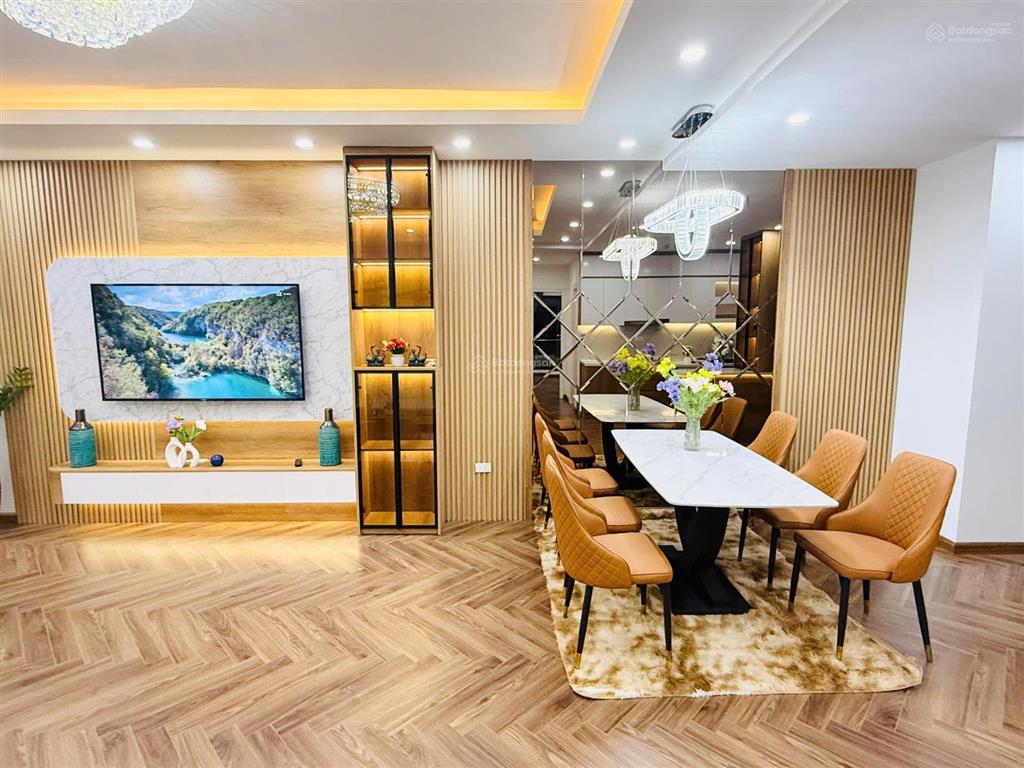Gía thật  không ảo tôi bán gấp căn 3 ngủ 2vs, dt 140m2, nhà thoáng mát giá hơn 8 tỷ tại việt đức