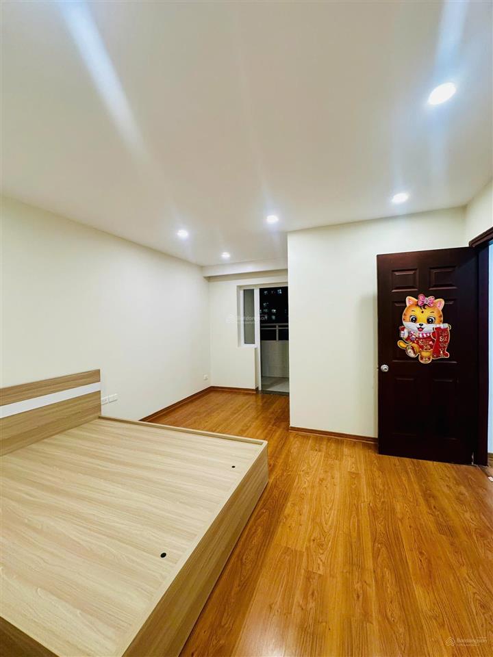 [giá tốt nhất] tôi cho thuê căn 2 ngủ, dt 85m rộng, đủ đồ, nhà thoáng giá 13,5tr/th tại star tower