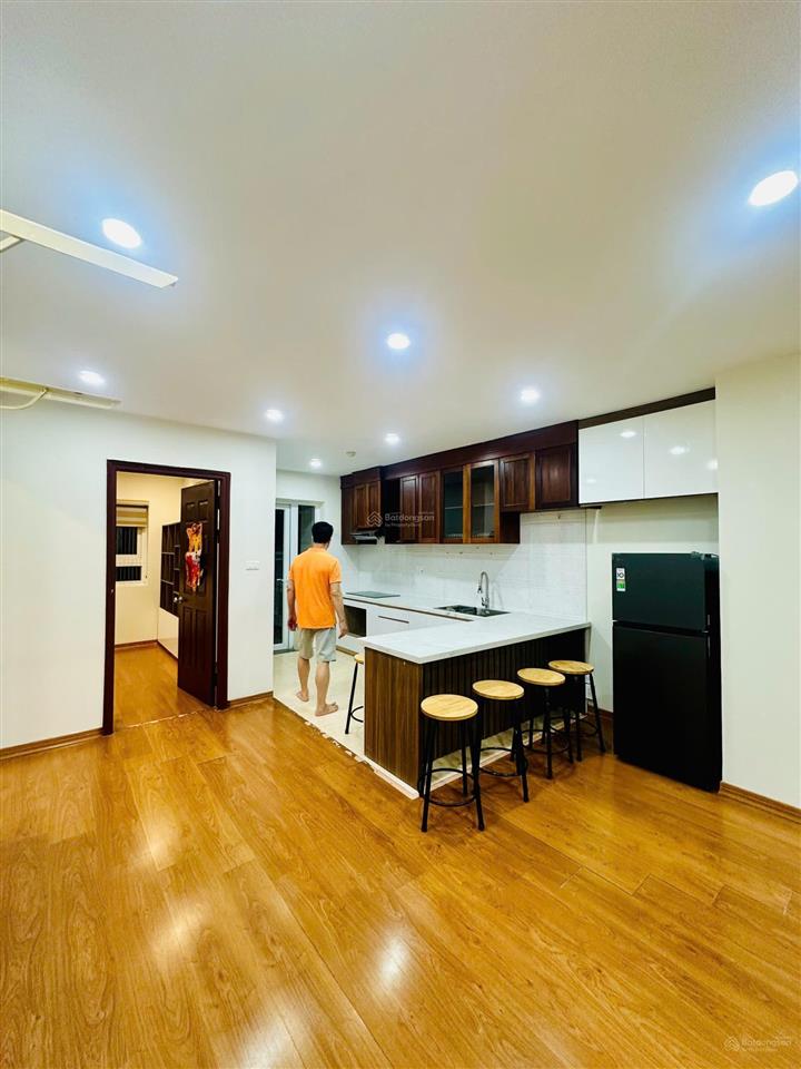 [giá tốt nhất] tôi cho thuê căn 2 ngủ, dt 85m rộng, đủ đồ, nhà thoáng giá 13,5tr/th tại star tower