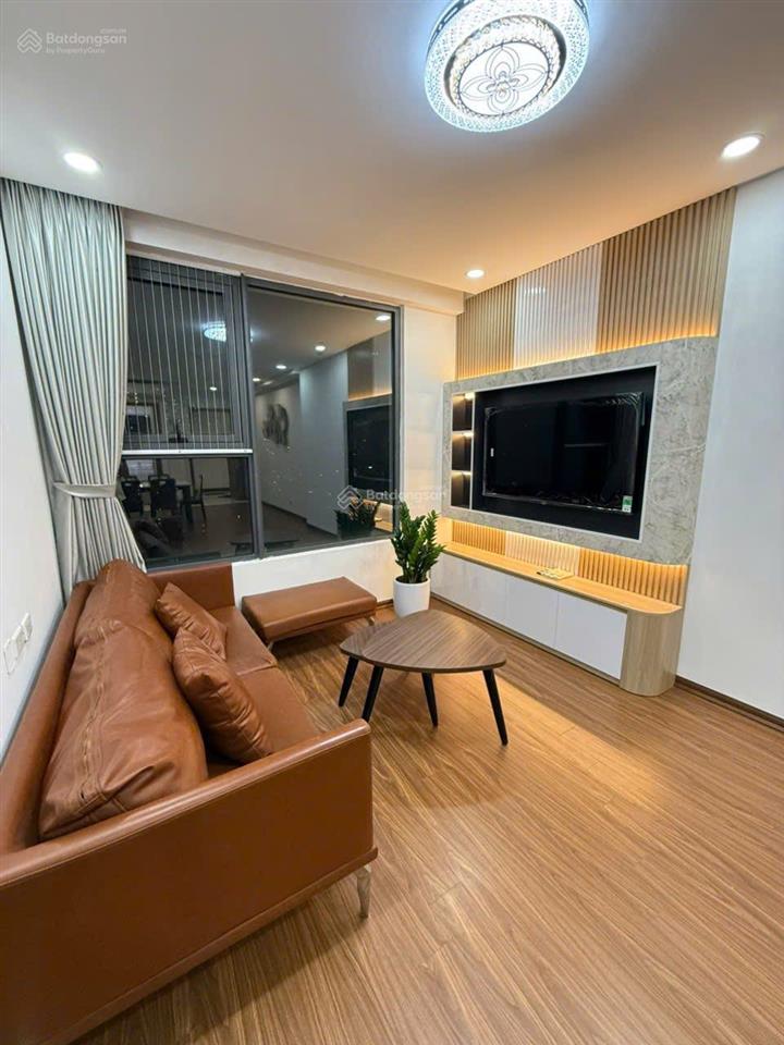 Giá tốt  tôi cho thuê căn 2 ngủ 2 vs, dt 72m2, nhà thoáng mát giá 11,5tr/th tại eco green city