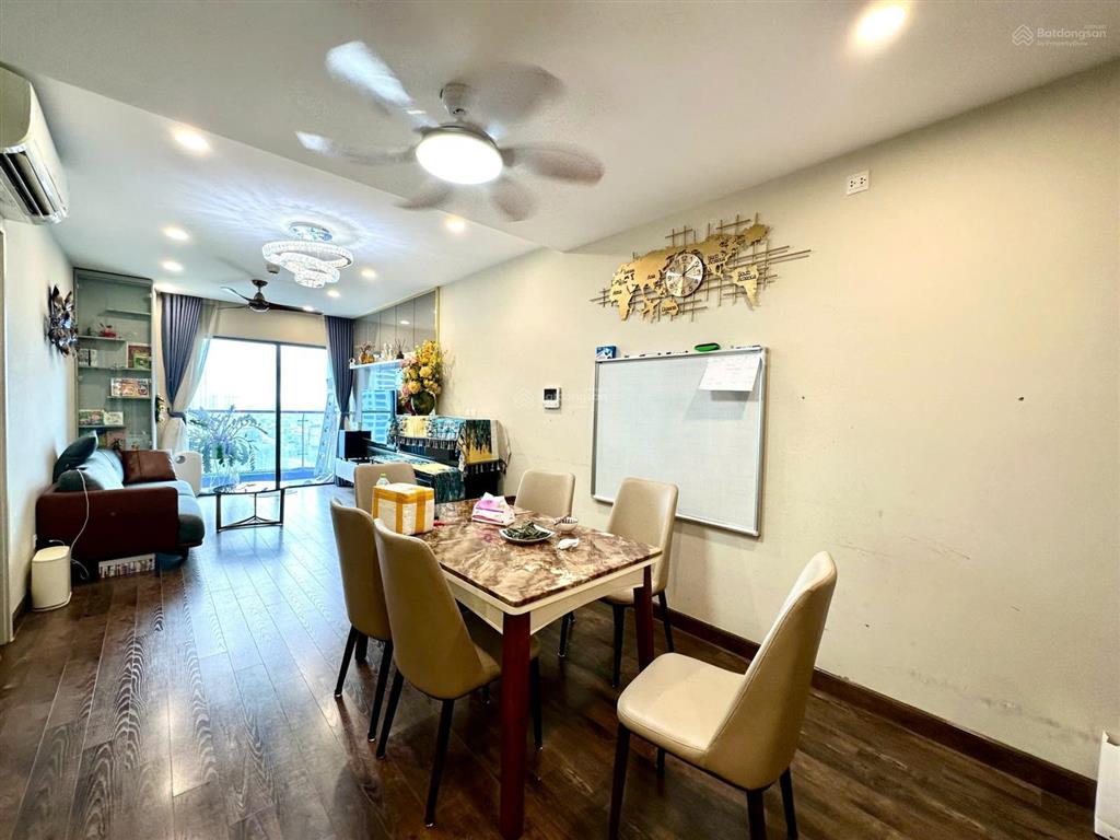 Giá tốt  sổ đỏ lâu dài tôi cần bán căn 2 ngủ 72m2 nhà thoáng mát giá 6,9 tỷ tại goldseason