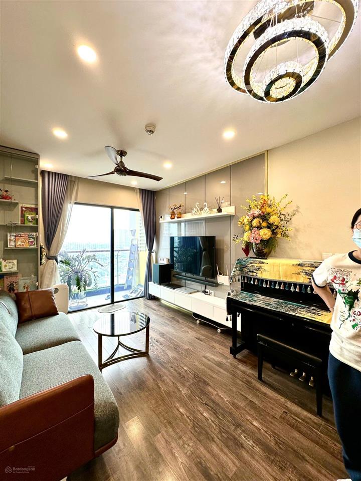 Giá tốt  sổ đỏ lâu dài tôi cần bán căn 2 ngủ 72m2 nhà thoáng mát giá 6,9 tỷ tại goldseason