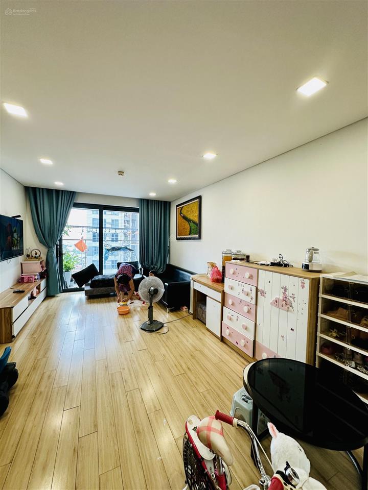 Giá tốt mình cho thuê căn 2 ngủ, 2 vs, dt 77m2, nhà thoáng mát, 14,5tr/th tại rivera park hà nội