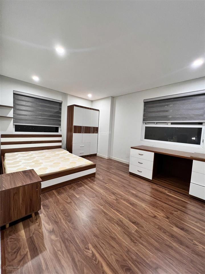 Giá cực tốt tôi cho thuê căn góc 3 ngủ, 2 vs, dt 120m2, nhà thoáng mát giá 14tr fafilmvnt tower