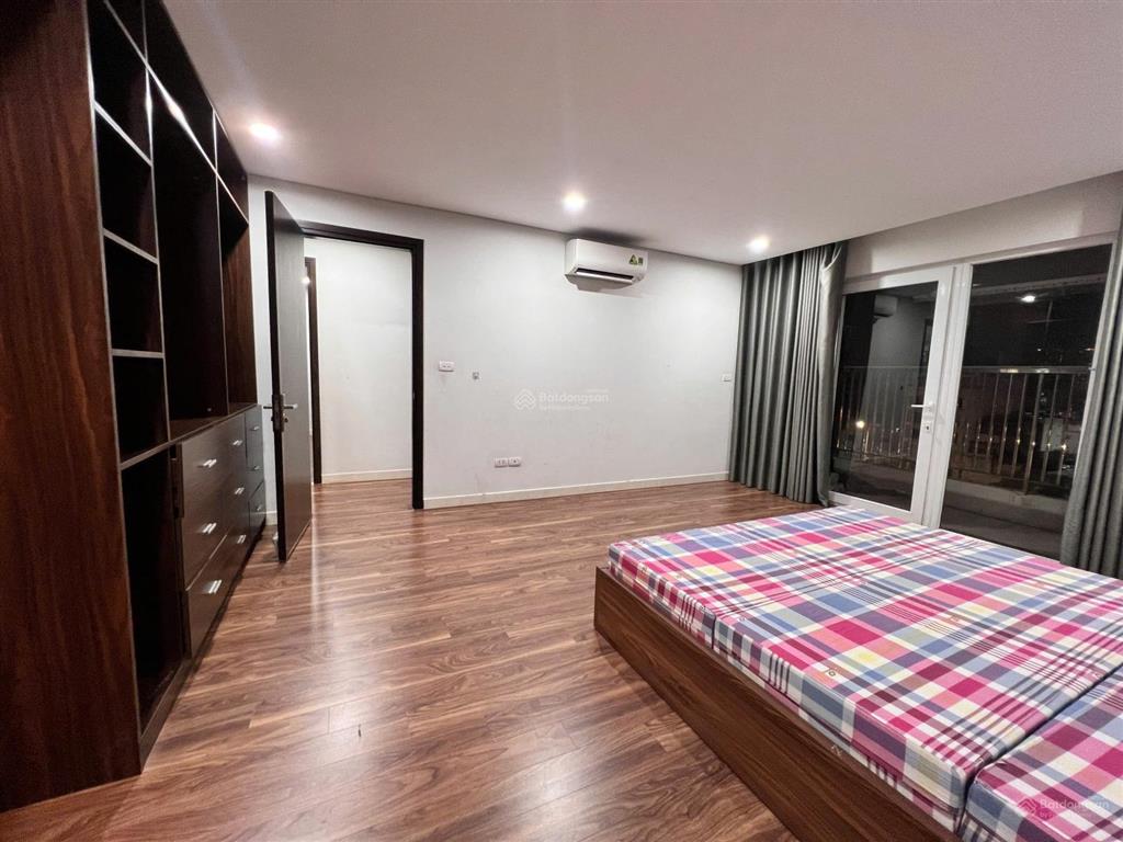 Giá cực tốt tôi cho thuê căn góc 3 ngủ, 2 vs, dt 120m2, nhà thoáng mát giá 14tr fafilmvnt tower