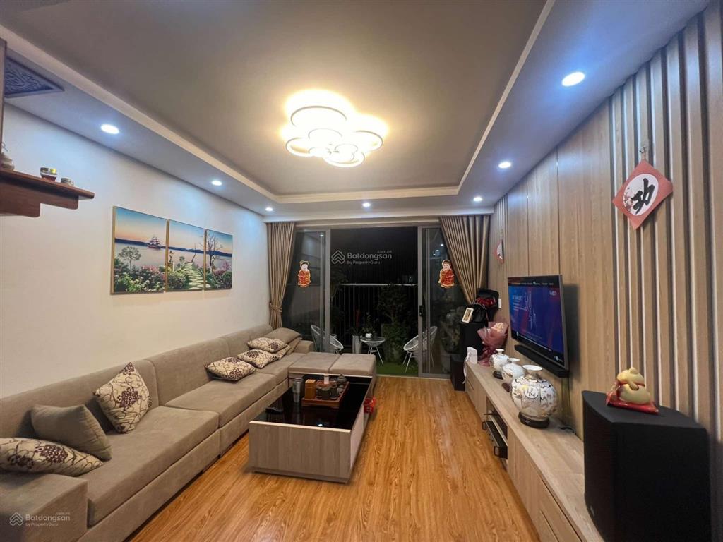 [giá cực tốt] tôi cho thuê căn góc 3 ngủ, dt 122m, nhà thoáng mát, đẹp giá 18tr/th tại thống nhất