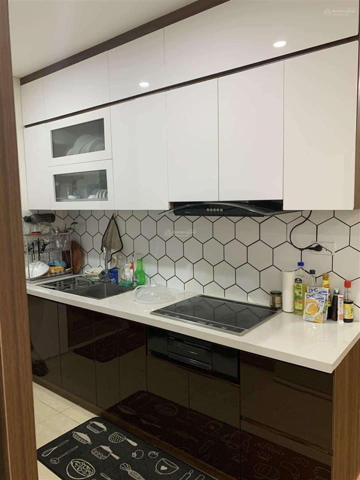 Giá cực tốt mình cho thuê căn 3 ngủ, dt 95m2, nhà thoáng mát, tầng đẹp giá 16,5tr/th tại thống nhất