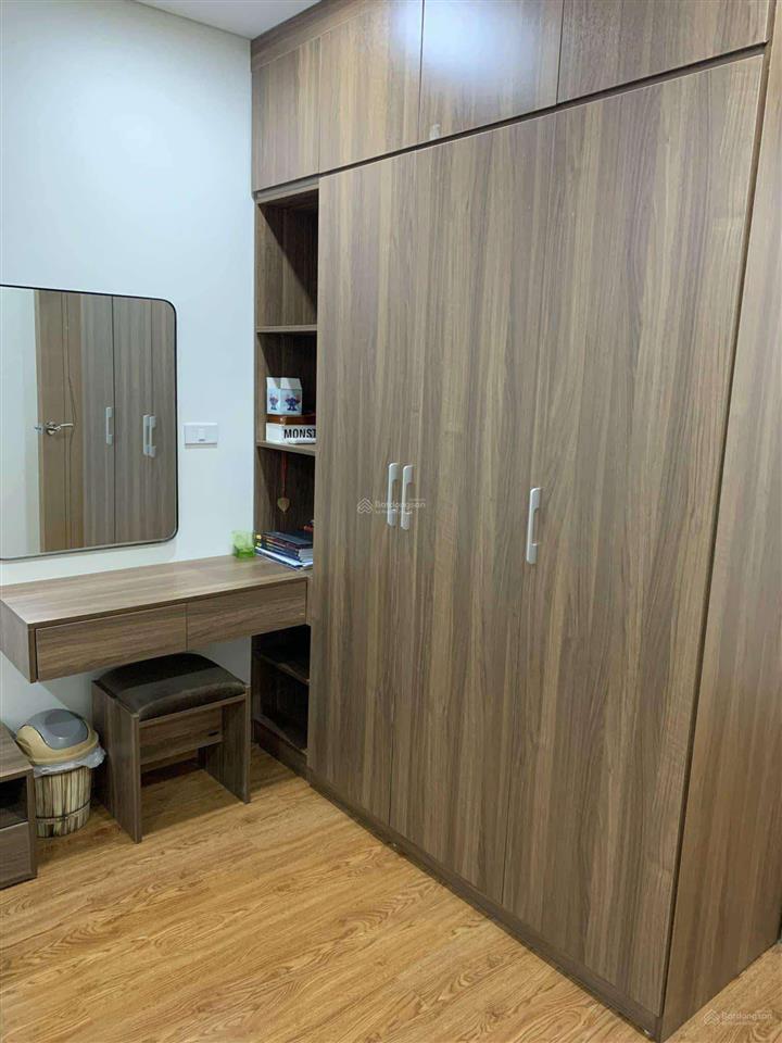 Giá cực tốt mình cho thuê căn 3 ngủ, dt 95m2, nhà thoáng mát, tầng đẹp giá 16,5tr/th tại thống nhất