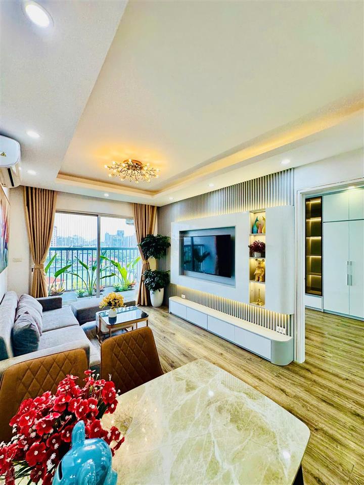 Giá cực tốt tôi cho thuê căn 2 ngủ, diện tích gần 80m, nhà thoáng mát giá 13,5tr/th tại star city