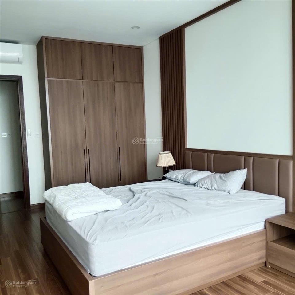 Giá tốt tôi cho thuê căn 2 ngủ, dt 109m, nhà thoáng mát giá 12,5tr/th tại 57 vũ trọng phụng
