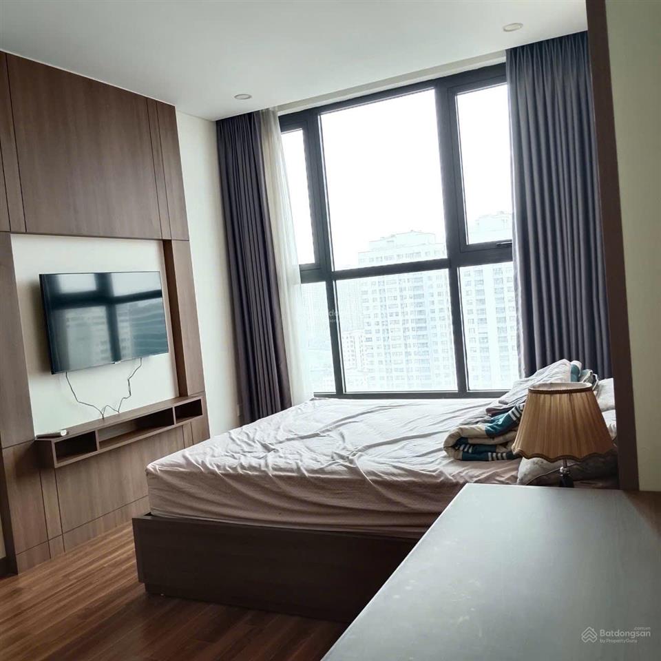 Giá tốt tôi cho thuê căn 2 ngủ, dt 109m, nhà thoáng mát giá 12,5tr/th tại 57 vũ trọng phụng