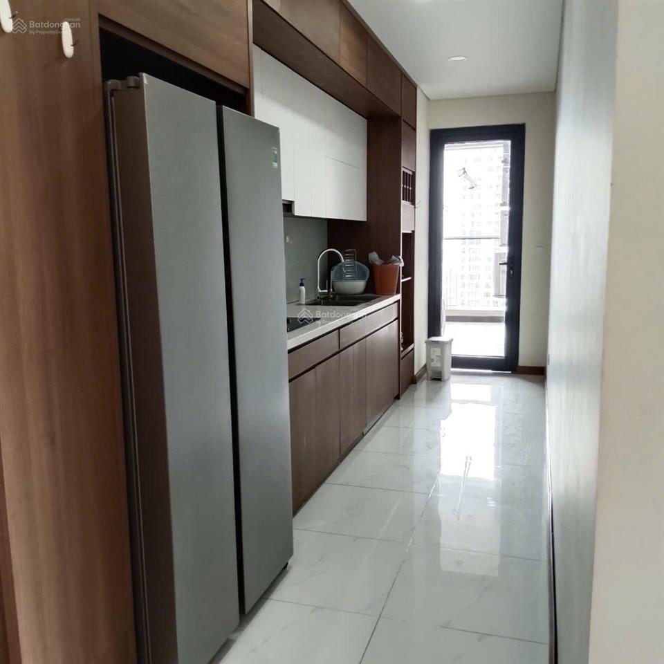 Giá tốt tôi cho thuê căn 2 ngủ, dt 109m, nhà thoáng mát giá 12,5tr/th tại 57 vũ trọng phụng
