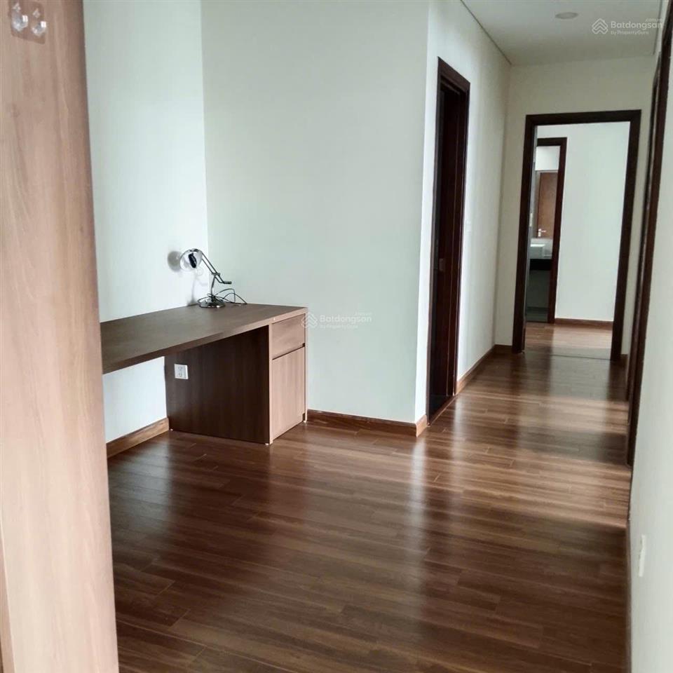 Giá tốt tôi cho thuê căn 2 ngủ, dt 109m, nhà thoáng mát giá 12,5tr/th tại 57 vũ trọng phụng