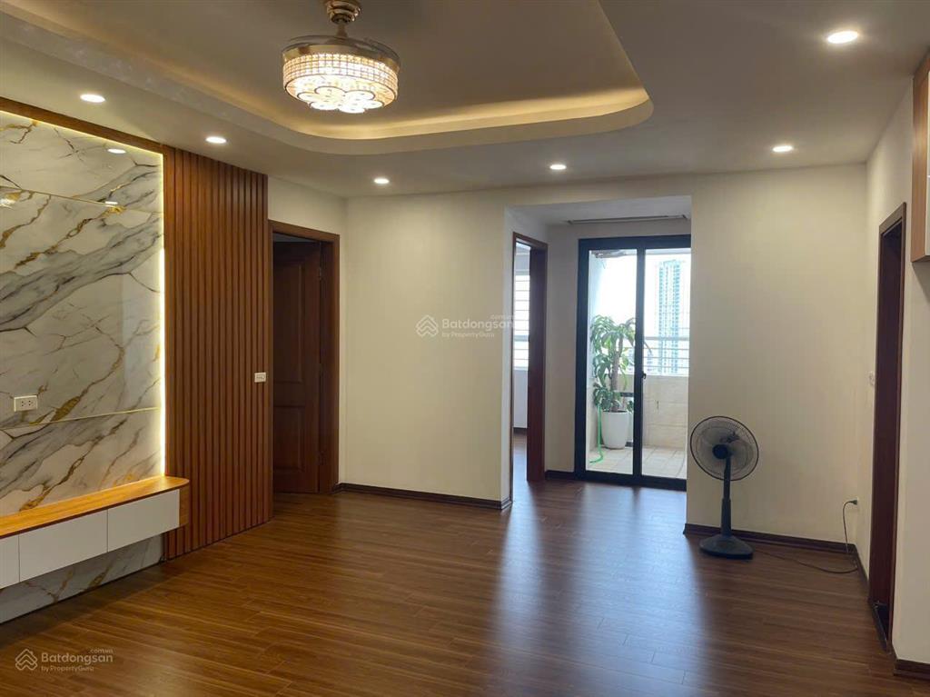 Tầng 12  giá tốt] tôi cho thuê căn 3 ngủ 2 vs, dt 100m2, nhà cơ bản giá 9tr/th tại c14 bắc hà