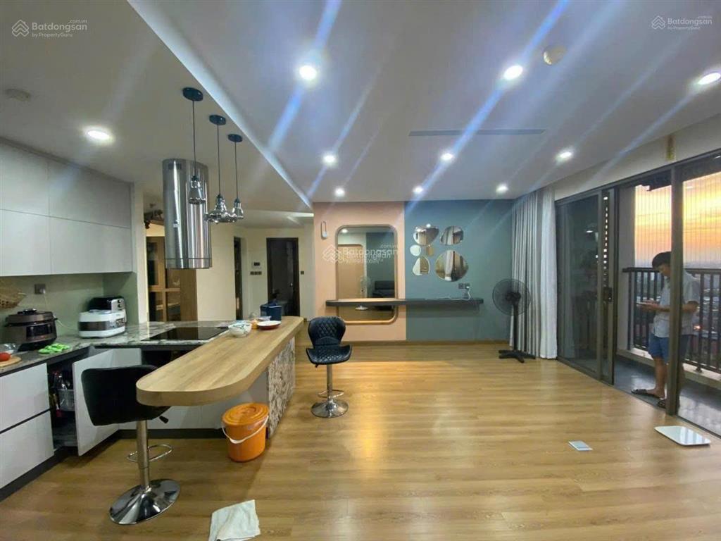 Giá tốt tôi cho thuê căn hộ 3 ngủ, dt 112m, nhà thoáng mát, đủ đồ giá 15tr/th tại the light