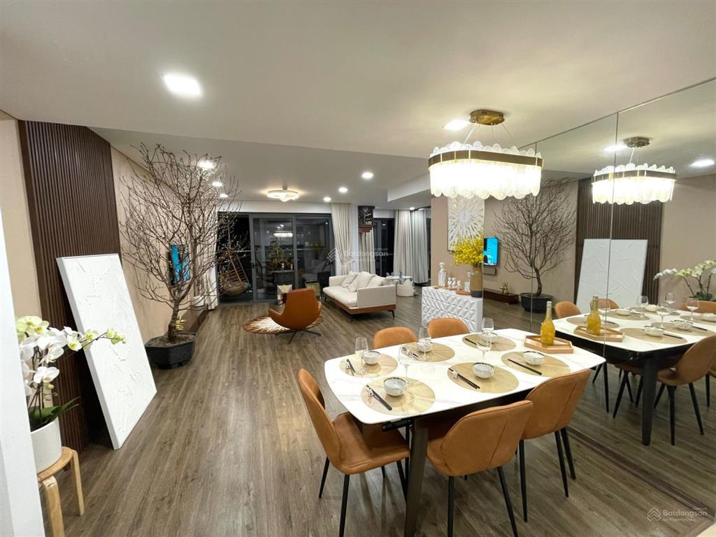 Giá cực tốt] tôi cho thuê căn hộ 3 ngủ, dt 130m2, nhà thoáng mát, ở thích, có slot tại times tower