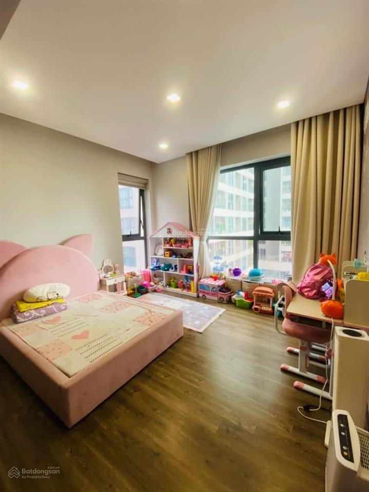 Giá cực tốt] tôi cho thuê căn hộ 3 ngủ, dt 130m2, nhà thoáng mát, ở thích, có slot tại times tower
