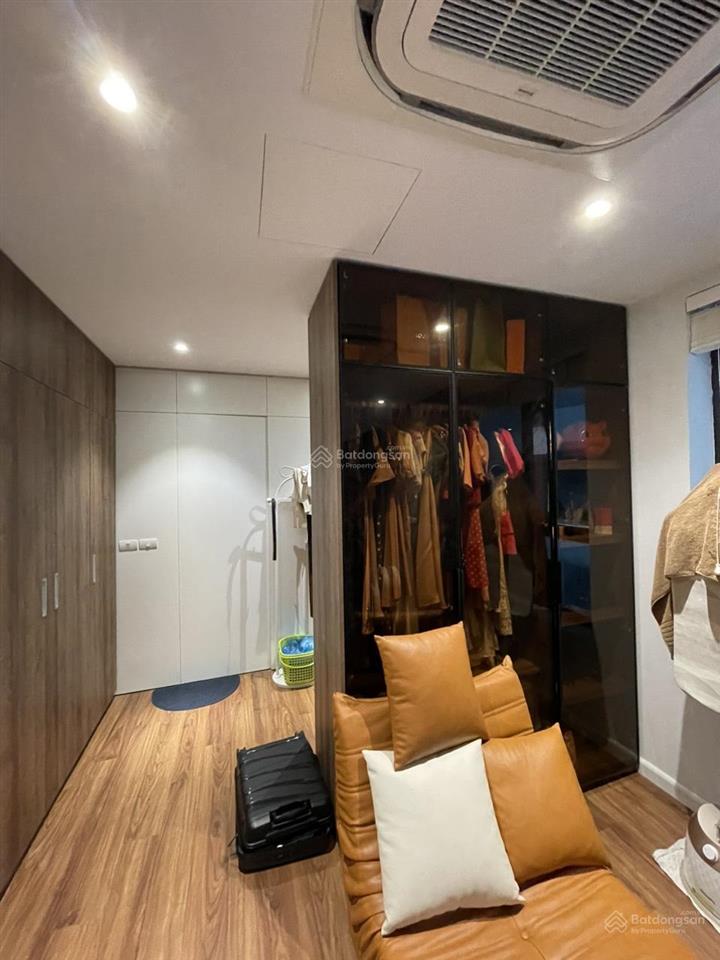 Giá tốt. tôi cho thuê căn 3 ngủ, 2 vs, dt 112m2, nhà thoáng mát, mới giá 17tr/th tại star city