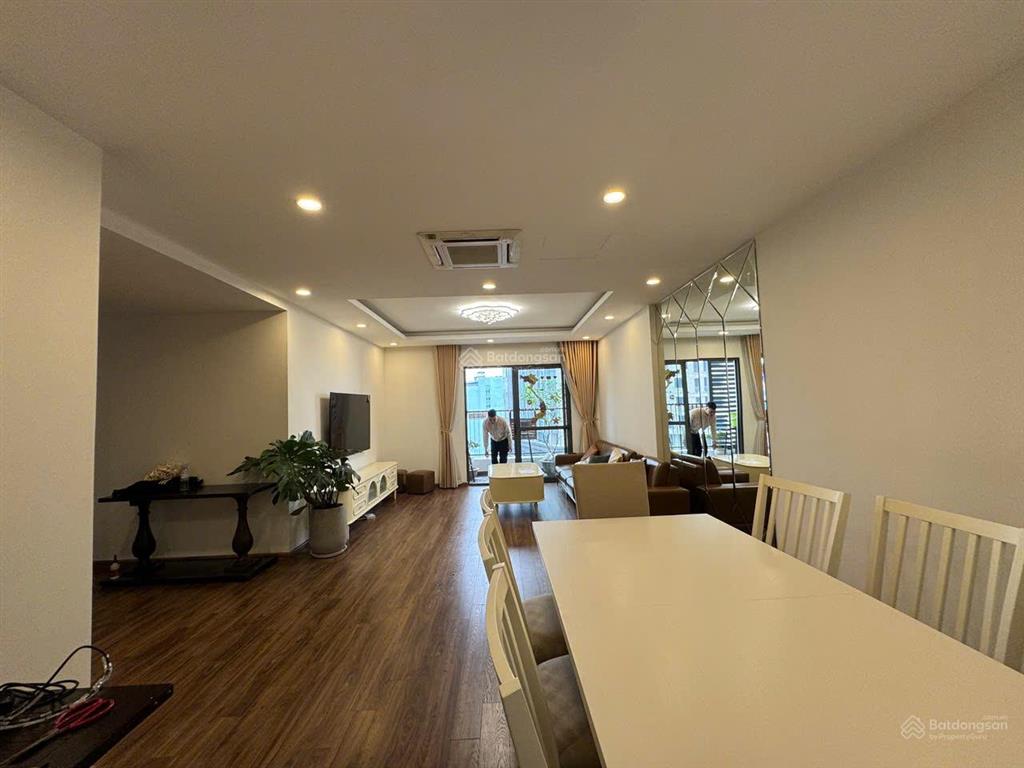 [giá tốt] cho thuê căn hộ 3 ngủ, 2 vs, dt 131m, tầng đẹp, nhà thoáng giá 15.5tr tại sakura tower