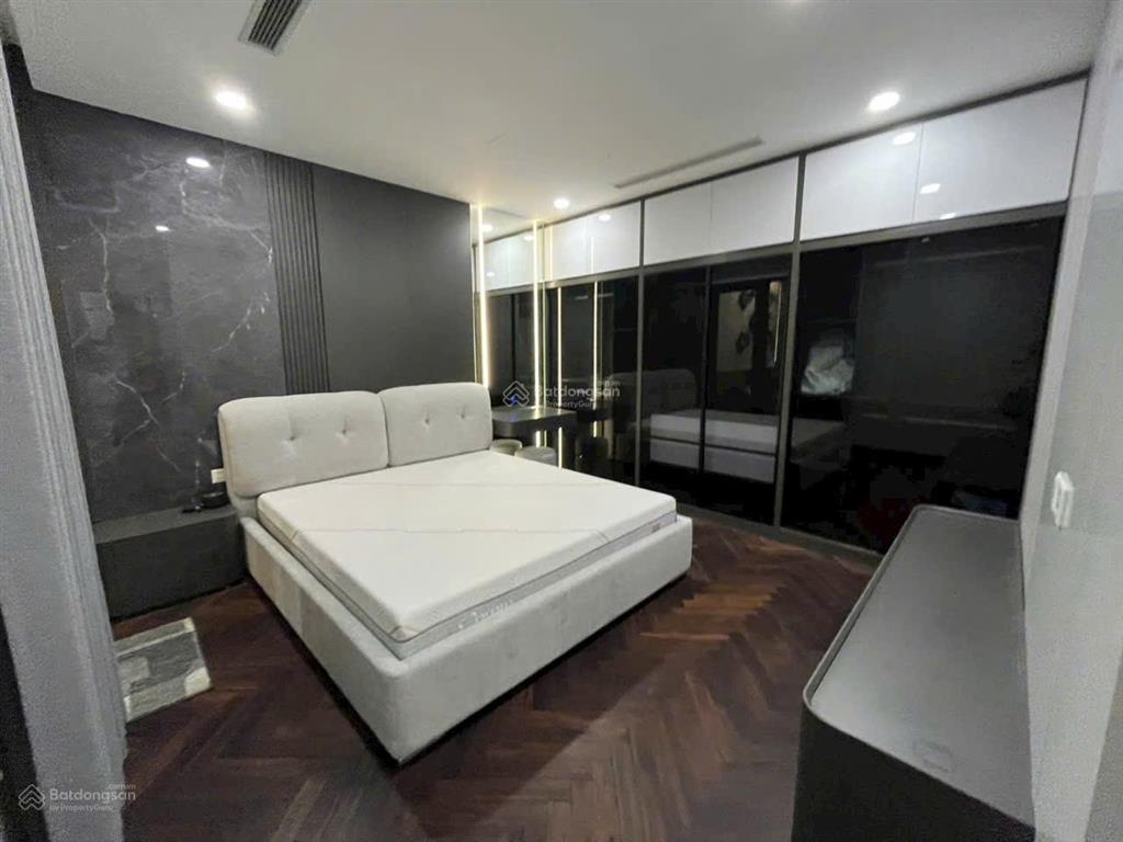 Giá cực tốt tôi cho thuê căn hộ 3 ngủ, dt 126m rộng, nhà thoáng mát, ở thích giá 26tr/th tại brg
