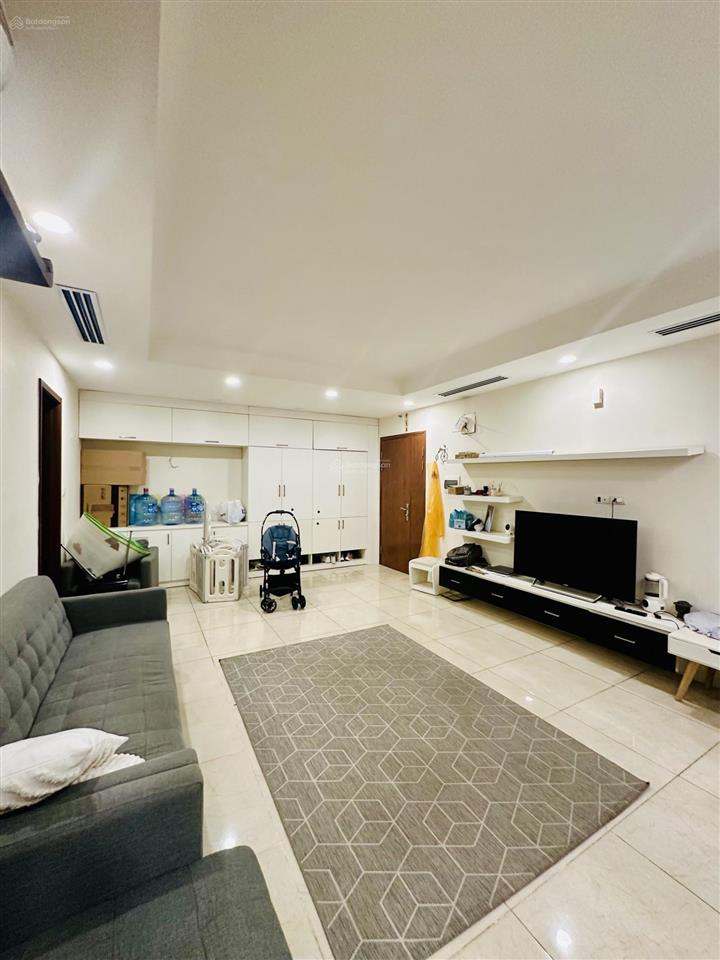 Giá cực tốt tôi cho thuê căn 2 ngủ, 2 vs, dt 80m, nhà thoáng mát, giá 14tr/th tại hn centerpoint