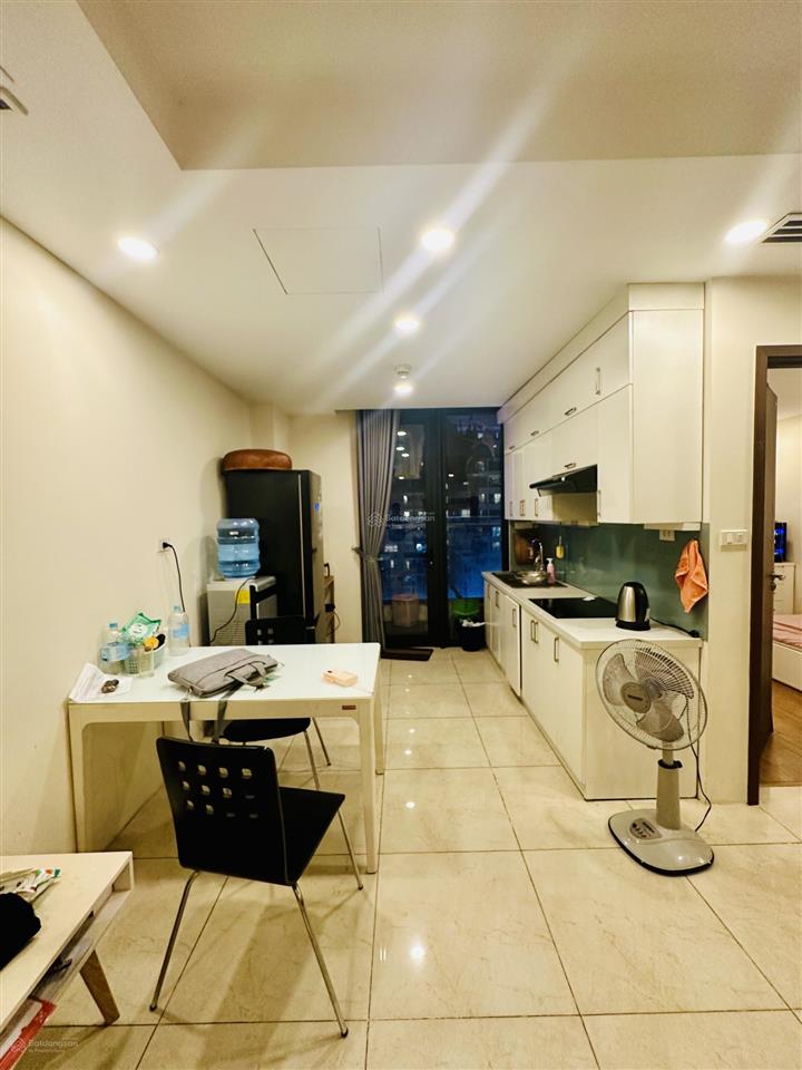 Giá cực tốt tôi cho thuê căn 2 ngủ, 2 vs, dt 80m, nhà thoáng mát, giá 14tr/th tại hn centerpoint